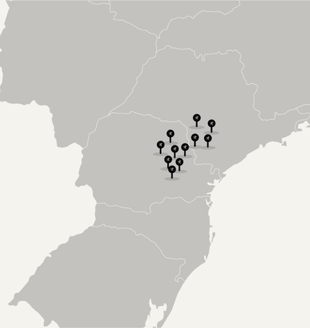 Mapa do Paraná e de São Paulo com os pontos atendidos pela Sirius concentrados entre os Campos Gerais, o Norte Pioneiro e o sudoeste paulista